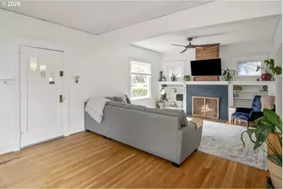 4023 SE Ivon St, Portland, OR 97202 - Photo 5