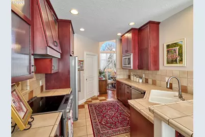 910 Pioneer Dr, Silverton, OR 97381 - Photo 13