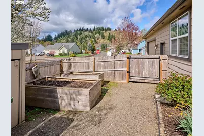 910 Pioneer Dr, Silverton, OR 97381 - Photo 37