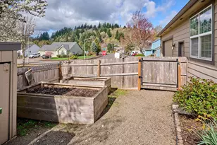 910 Pioneer Dr, Silverton, OR 97381 - Photo 37