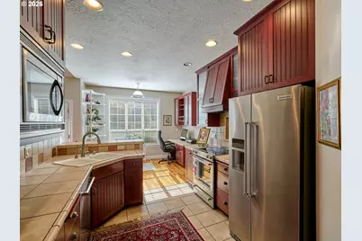 910 Pioneer Dr, Silverton, OR 97381 - Photo 11