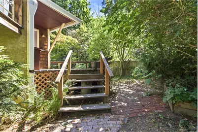 26 NE Stanton St, Portland, OR 97212 - Photo 43