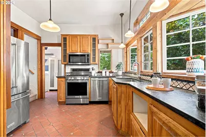26 NE Stanton St, Portland, OR 97212 - Photo 19