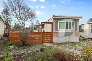 111 Briarwood Way, Grants Pass, OR 97526 - Photo 1