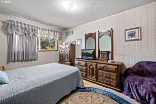 13241 SE Washington St, Portland, OR 97233 - Photo 17