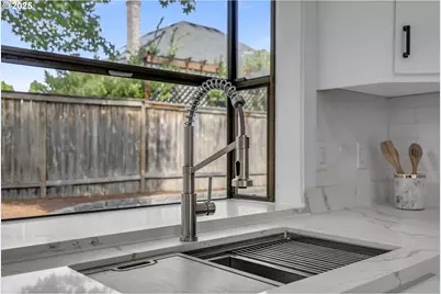 5375 NW Edgebrook Pl, Portland, OR 97229 - Photo 15