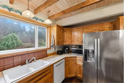 67714 N Bay Rd, North Bend, OR 97459 - Photo 13