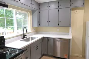 884 SE 7th Ave, Hillsboro, OR 97123 - Photo 17