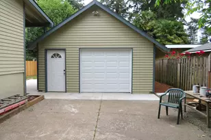 884 SE 7th Ave, Hillsboro, OR 97123 - Photo 27