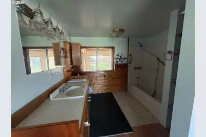 174 Esther Ct, Myrtle Creek, OR 97457 - Photo 13