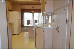 550 Riverview Dr, Salem, OR 97304 - Photo 3