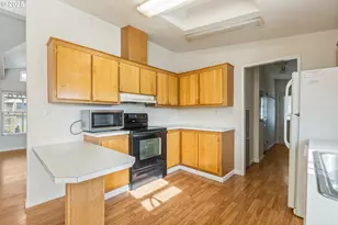 308 NW Civil Bend Ave, Winston, OR 97496 - Photo 15