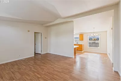 308 NW Civil Bend Ave, Winston, OR 97496 - Photo 7
