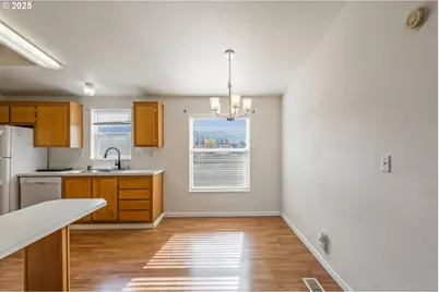 308 NW Civil Bend Ave, Winston, OR 97496 - Photo 11