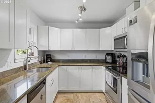 6633 SE Reedway St, Portland, OR 97206 - Photo 9