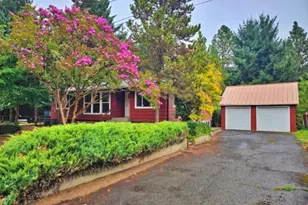 1463 Kendall St, Roseburg, OR 97471 - Photo 1