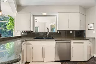 3124 SW Arnold St, Portland, OR 97219 - Photo 9