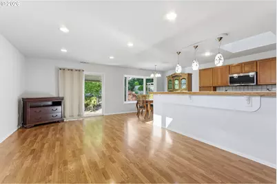 13045 SW Castlewood St, Beaverton, OR 97005 - Photo 9