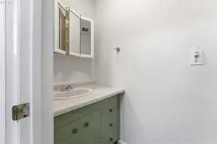 13045 SW Castlewood St, Beaverton, OR 97005 - Photo 15