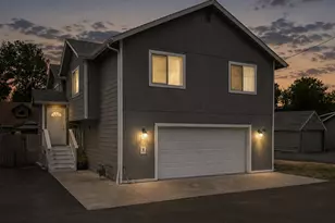 563 S State St, Sutherlin, OR 97479 - Photo 1