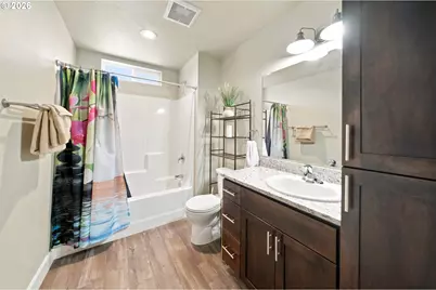563 S State St, Sutherlin, OR 97479 - Photo 25