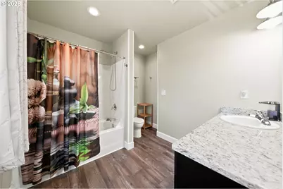 563 S State St, Sutherlin, OR 97479 - Photo 17