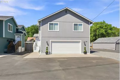 563 S State St, Sutherlin, OR 97479 - Photo 3