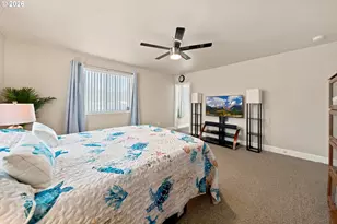 563 S State St, Sutherlin, OR 97479 - Photo 17