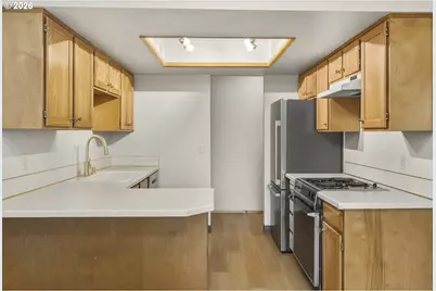 12516 SE Stark St #C, Portland, OR 97233 - Photo 9