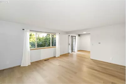 12516 SE Stark St #C, Portland, OR 97233 - Photo 15