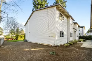 12516 SE Stark St, Portland, OR 97233 - Photo 45