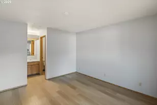 12516 SE Stark St, Portland, OR 97233 - Photo 31