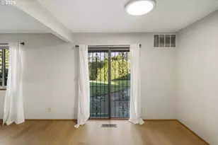 12516 SE Stark St, Portland, OR 97233 - Photo 37