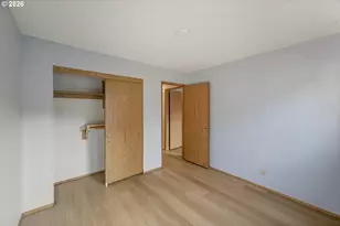 12516 SE Stark St, Portland, OR 97233 - Photo 27