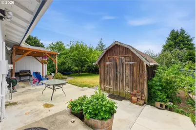 1277 W 14th St, Coquille, OR 97423 - Photo 25