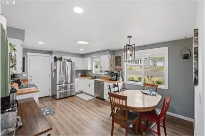 1277 W 14th St, Coquille, OR 97423 - Photo 5