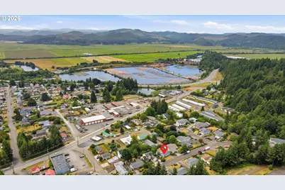 1277 W 14th St, Coquille, OR 97423 - Photo 27