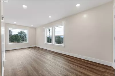 790 Oregon Ave, North Bend, OR 97459 - Photo 5