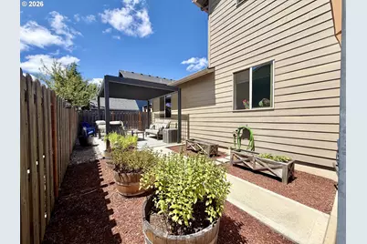 1202 Albatross Ct, Sweet Home, OR 97386 - Photo 31