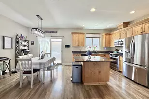 1202 Albatross Ct, Sweet Home, OR 97386 - Photo 9
