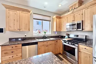 1202 Albatross Ct, Sweet Home, OR 97386 - Photo 15