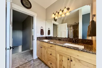 1202 Albatross Ct, Sweet Home, OR 97386 - Photo 25
