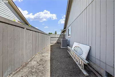 2077 Clark Ave, Cottage Grove, OR 97424 - Photo 47