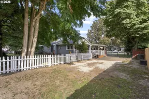 733 2nd St, Woodland, WA 98674 - Photo 31