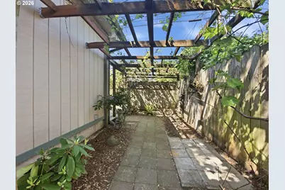 719 18th St, Springfield, OR 97477 - Photo 19