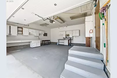 719 18th St, Springfield, OR 97477 - Photo 21