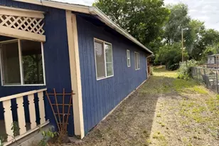 2708 N Cherry St, La Grande, OR 97850 - Photo 3