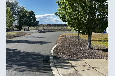 1500 Lone Pine Blvd, The Dalles, OR 97058 - Photo 3