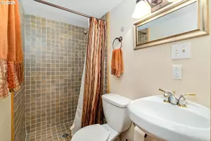 1035 SW Palatine St, Portland, OR 97219 - Photo 33