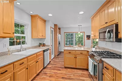 1035 SW Palatine St, Portland, OR 97219 - Photo 15